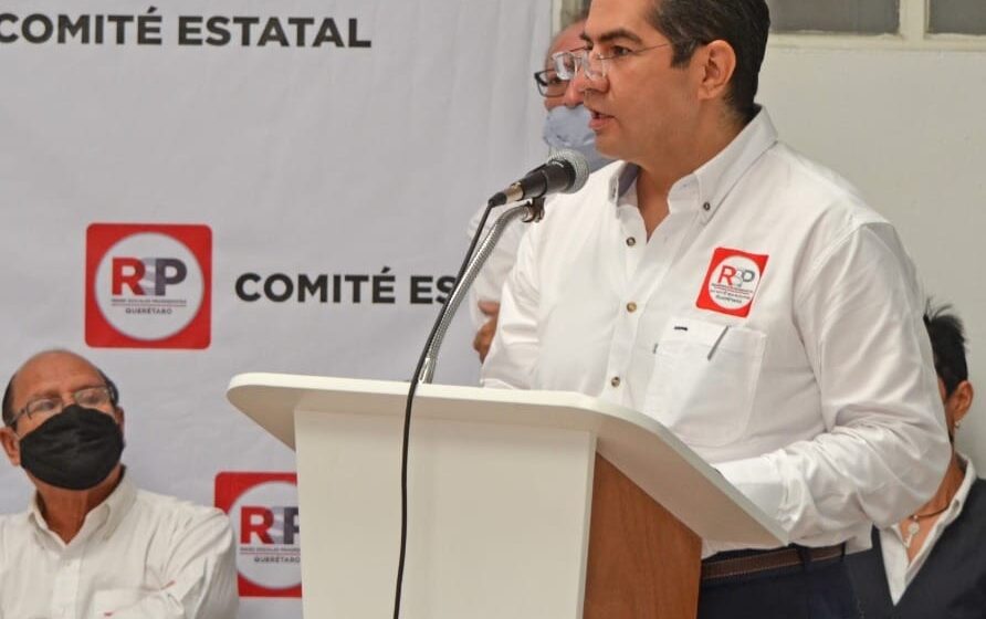 Carlos Rentería de RSP reclama que se legisle en materia de matrimonio igualitario.