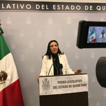 Demanda Paloma Arce recursos para desarrollar vacuna Covid en la UAQ