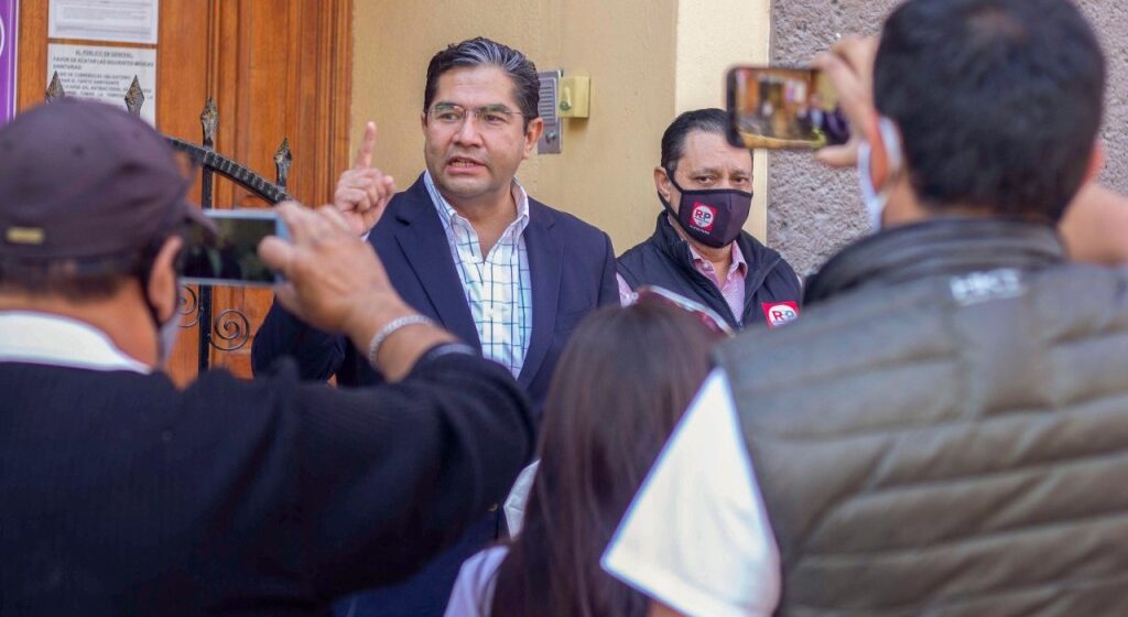 El PAN tendrá​ dos candidatos a la Presi­dencia Municipal de Querétaro: Carlos Re­nteria.