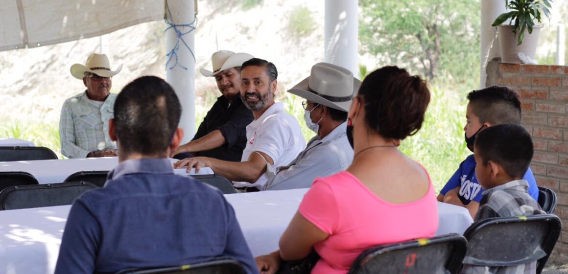 Miguel Nava visitó municipios serranos