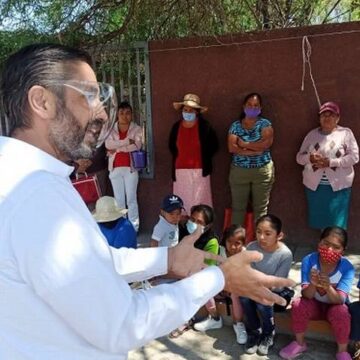 Recorre Miguel Nava tianguis de Paseos el Marqués y va por solo una verificación vehicular