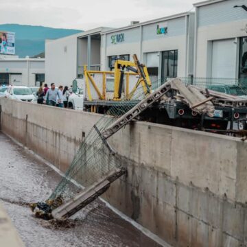 Fuertes lluvias en norte y centro de la capital; habitantes de Villas de Santiago piden auxilio a las autoridades ante inundaciones