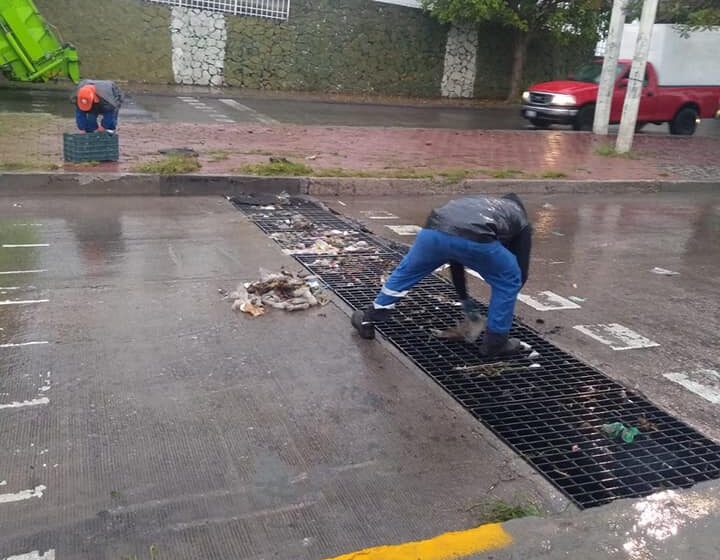 Lluvias dejan inundaciones en la zona metropolitana; 52 viviendas con ingreso de agua