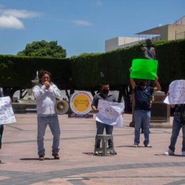 Restituyen a comerciantes en Pie de la Cuesta