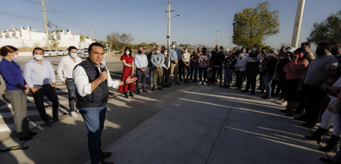 Entrega Luis Nava obra vial en San Pedro Mártir