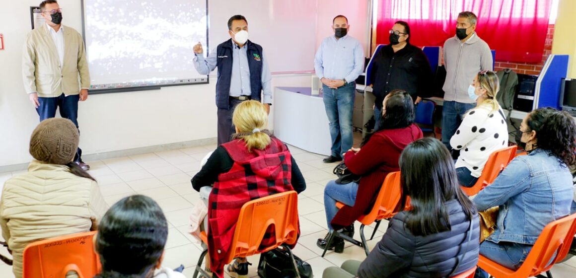 UTC da a conocer su oferta educativa a jóvenes de Huimilpan