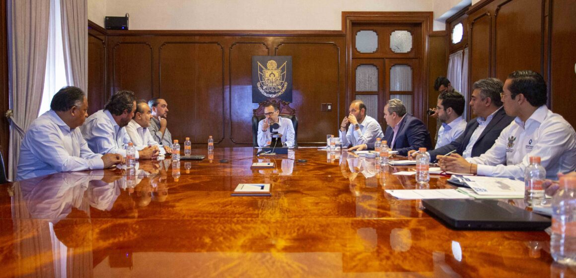 Se reúne Gobernador con concesionario del transporte público en el estado