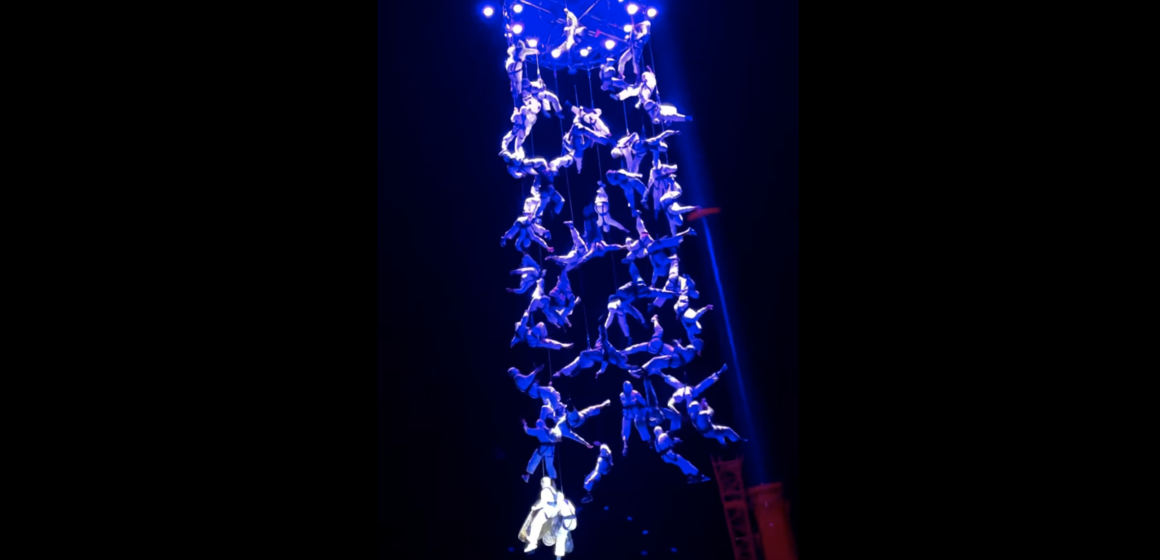 Gran espectáculo aéreo del Cervantino en Guanajuato (VIDEO)