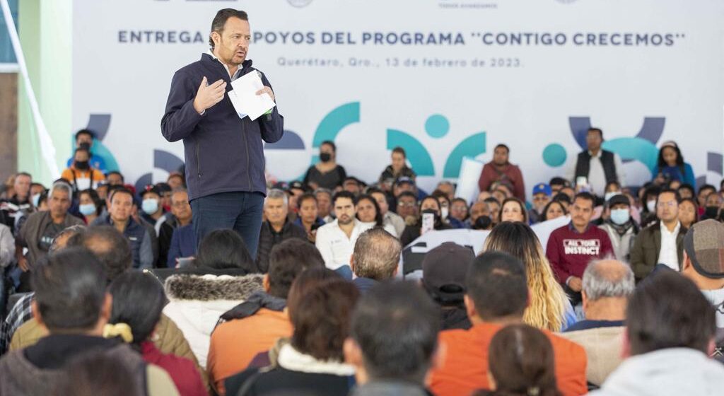 Entrega Gobernador apoyos a beneficiarios del programa Contigo Crecemos