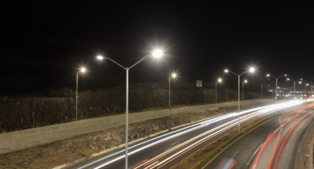 Gobierno de Querétaro ilumina seis kilómetros del Libramiento Norponiente