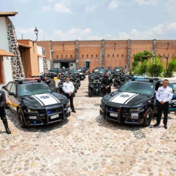 Encabeza Gobernador entrega de patrullas e incorporación de agentes en El Marqués