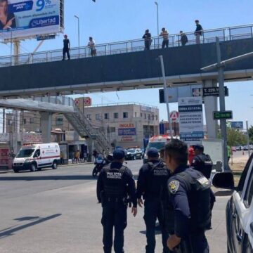 Joven amenazaba con lanzarse desde puente