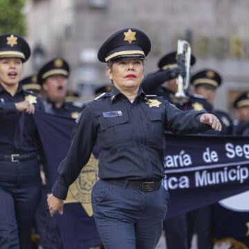 Participa Mauricio Kuri en Desfile por 25 aniversario de SSPMQ