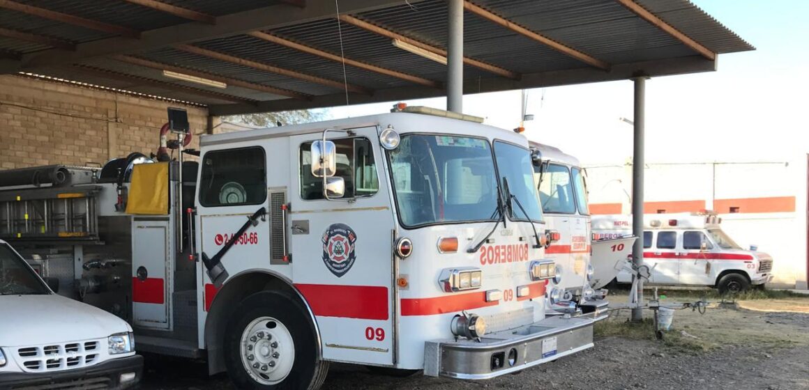 Bomberos de El Marqués realizan colecta para obtener ingresos; ya fueron embargados por el IMSS