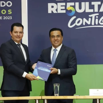 Entrega Luis Nava al H. Ayuntamiento su 5to. Informe de resultados