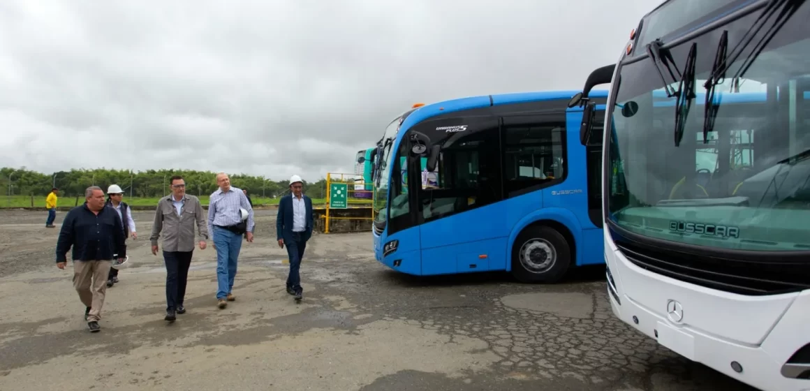 Reciben 20 nuevas unidades de transporte público en Querétaro