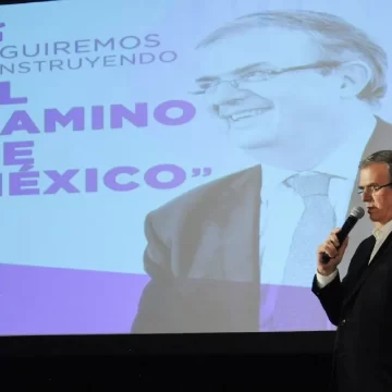 Presenta Ebrard su asociación civil El Camino de México; no se va de Morena