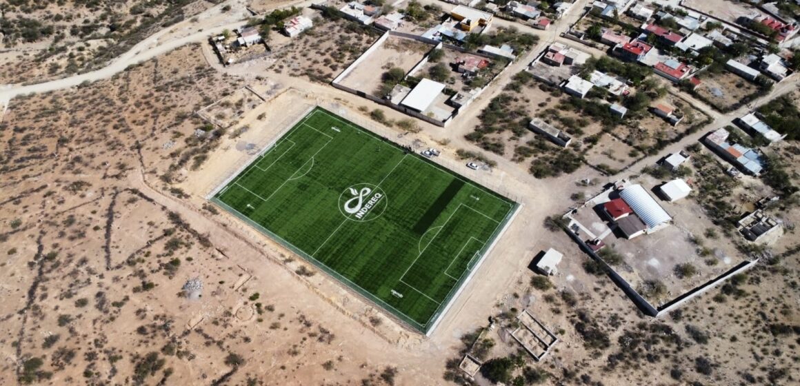 Habitantes de Peñamiller estrenan nuevo espacio y material deportivo