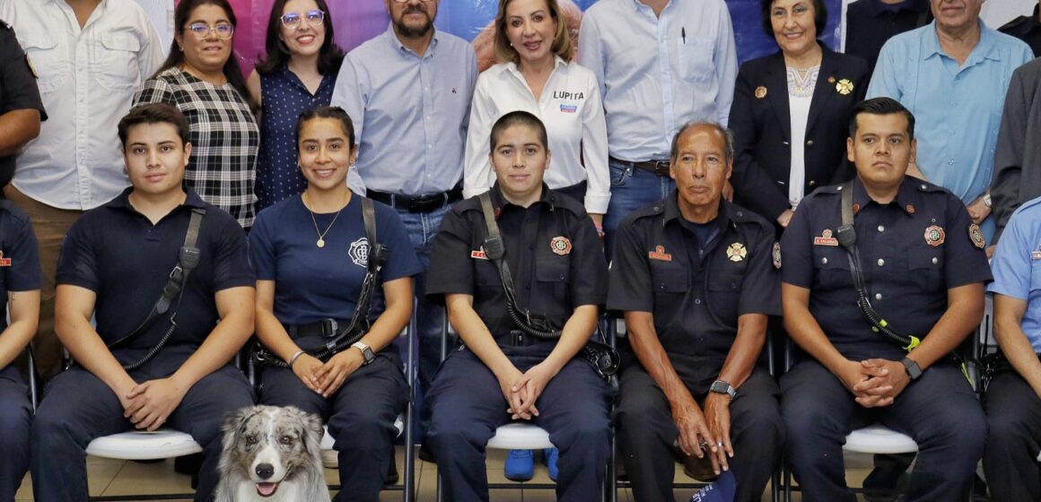 Se reúne Lupita Murguía con el H. Cuerpo de Bomberos de Querétaro