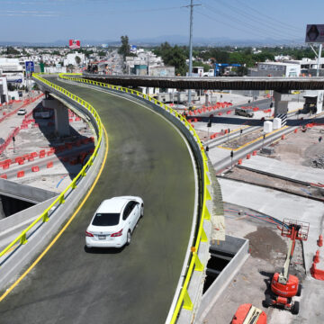 Apertura del puente superior de Paseo 5 de Febrero en sentido a Tlacote