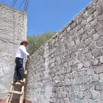 MURO COLOCADO EN ACEQUIA BLANCA, Y QUE INCOMUNICA A LA COMUNIDAD, ES UNA CICATRIZ EN LA CARA DE QUERÉTARO: LUIS HUMBERTO FERNÁNDEZ