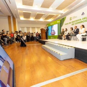 Reconoce Gobernador papel de la Cámara de Comercio en la economía queretana