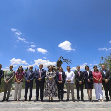 Toman protesta directoras y directores de 14 unidades académicas en la UAQ 