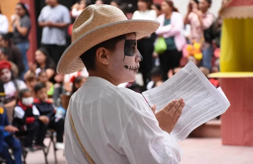 Con Calaveras Literarias, refuerza USEBEQ la comunicación y el lenguaje en los estudiantes