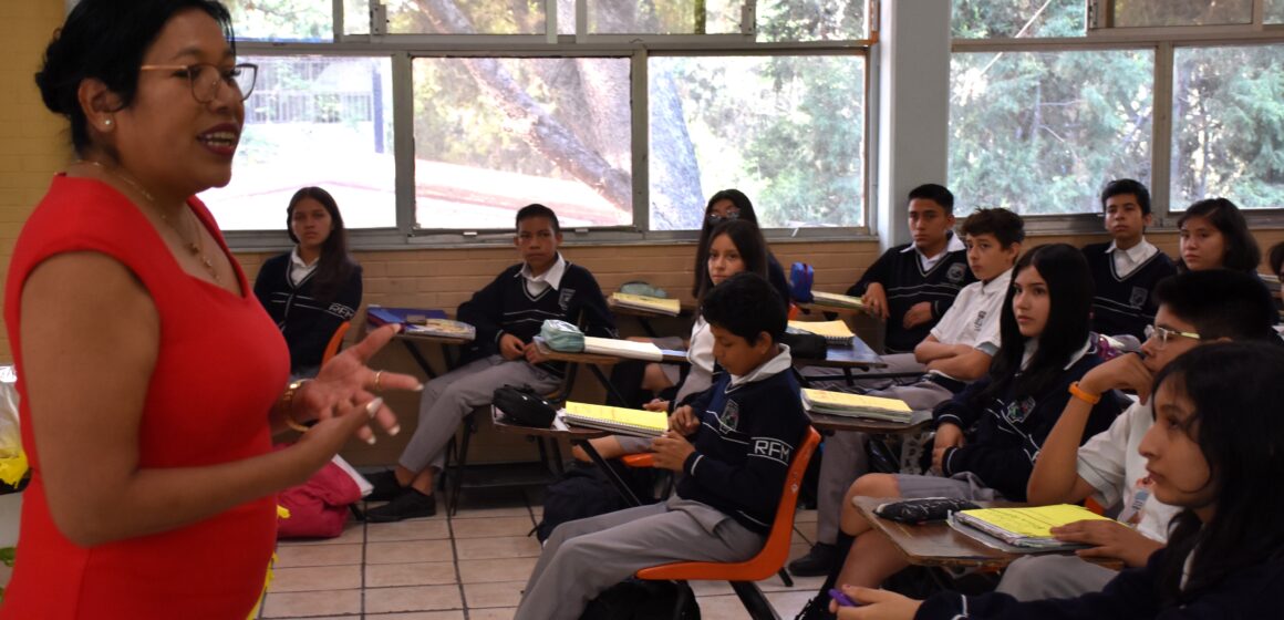 Regresan a clases 362 mil estudiantes de escuelas públicas de educación básica